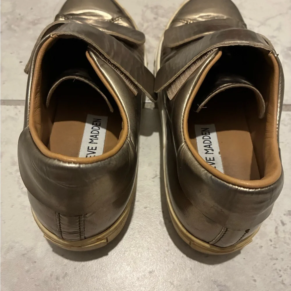 Steve Madden GOLD Metallic Platform Sneakers Size 5 Y2K Glam